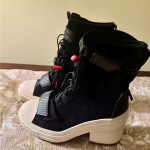 Converse Wmns Chuck Taylor All Star GR82 Extra-High 'Black Egret'